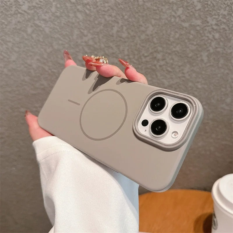 كفر آيفون فاخر أصلي صلب مع دعم MagSafe