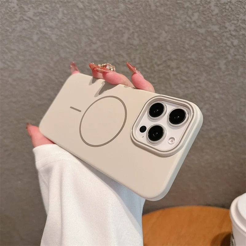كفر آيفون فاخر أصلي صلب مع دعم MagSafe