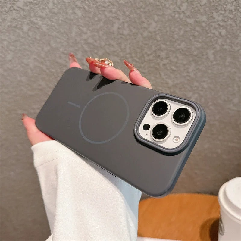 كفر آيفون فاخر أصلي صلب مع دعم MagSafe