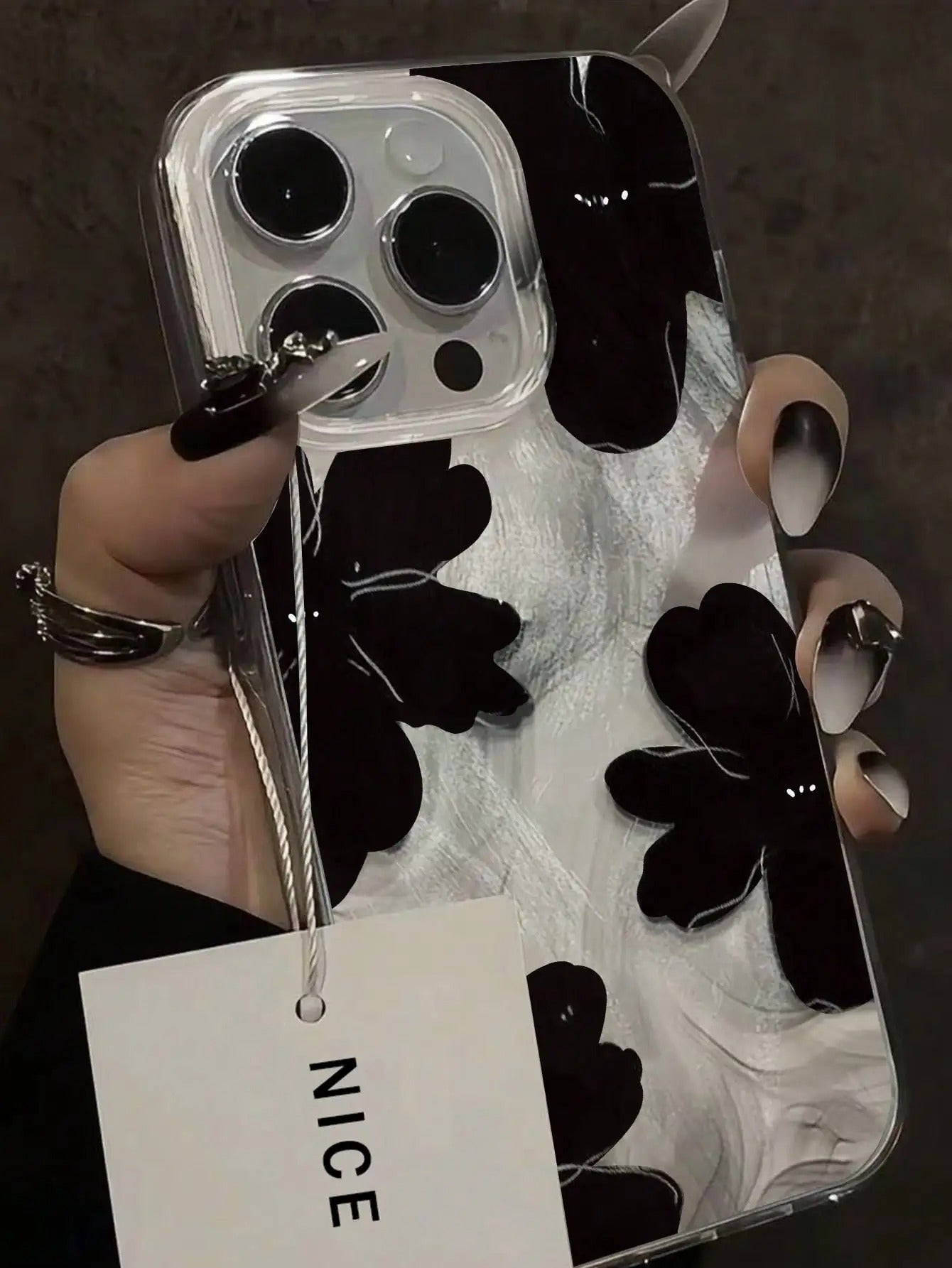 غطاء آيفون أنثوي بطبعة زهور مرسومة – JAWAL BOX