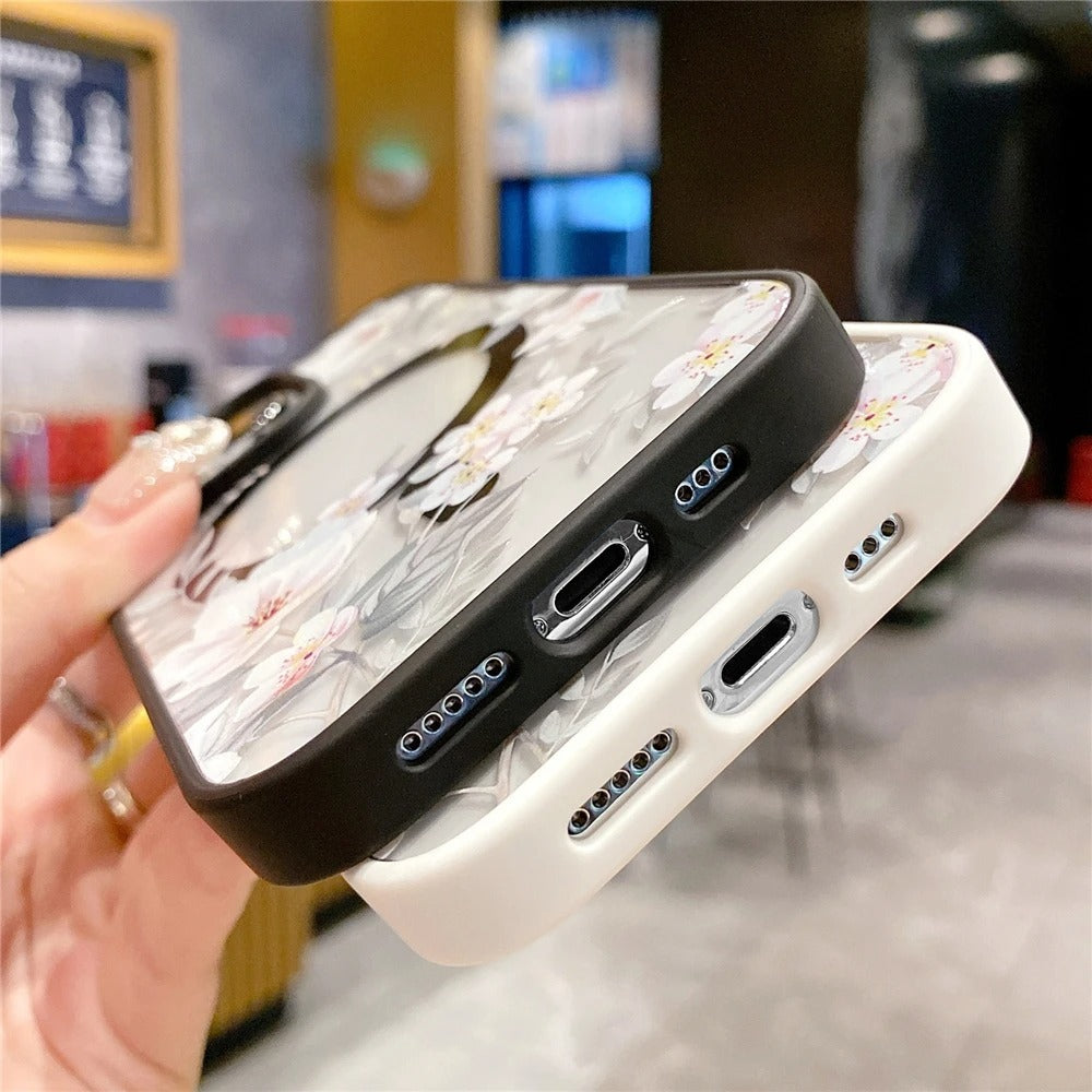 كفر آيفون شفاف مزين بالزهور – متوافق مع شحن MagSafe المغناطيسي